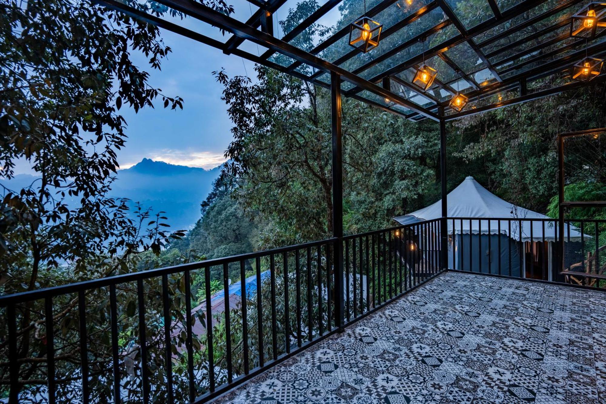The Whispering Oaks Hotel Nainital Eksteriør billede